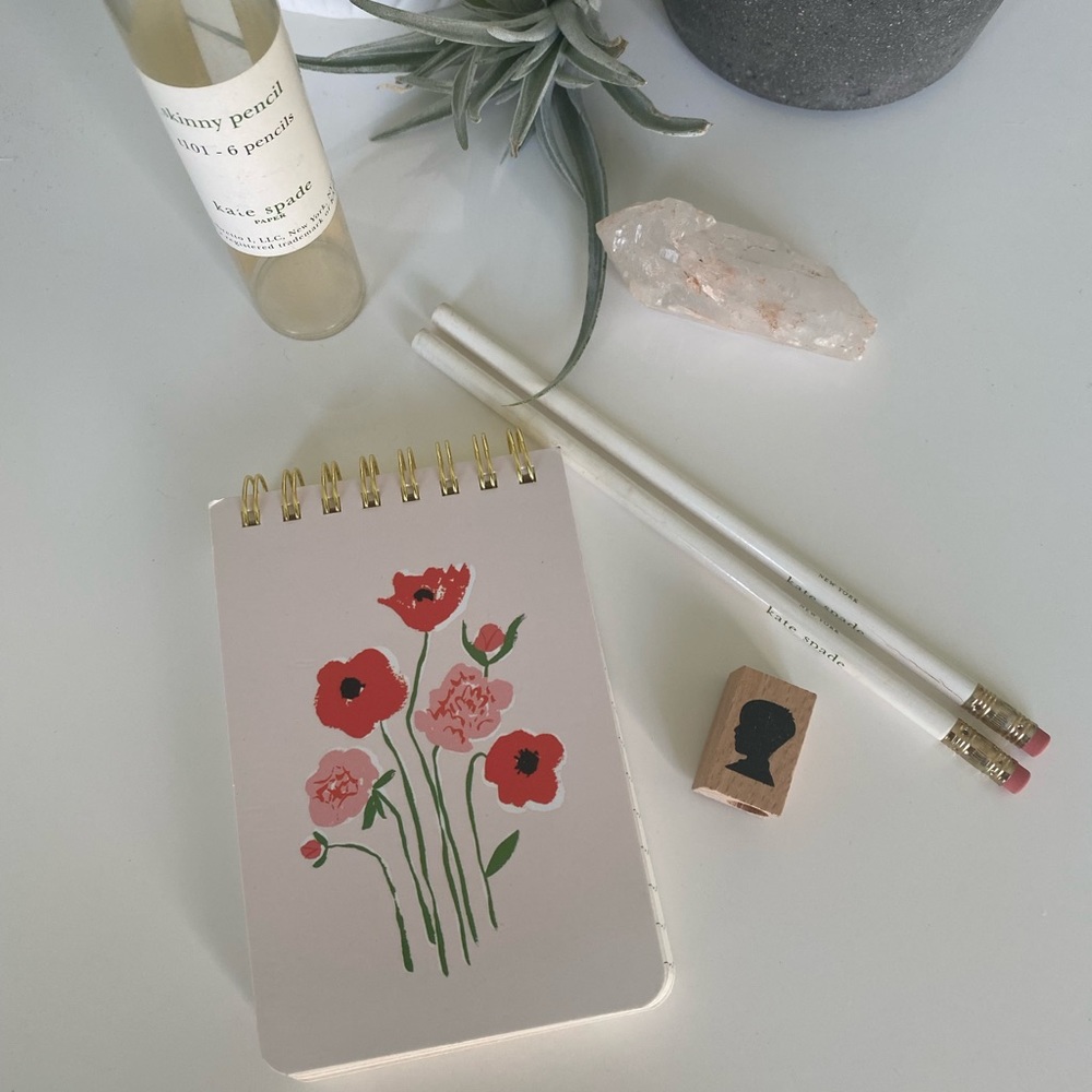Kate Spade - vintage pencils and sharpener + mini paper pad